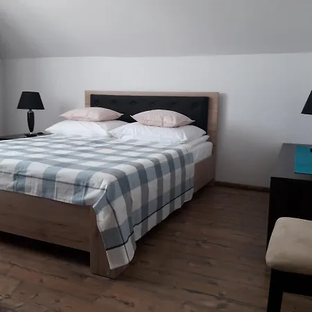 Dom Z Kominkiem I Widokiem Na Gory Landhuis Makowica